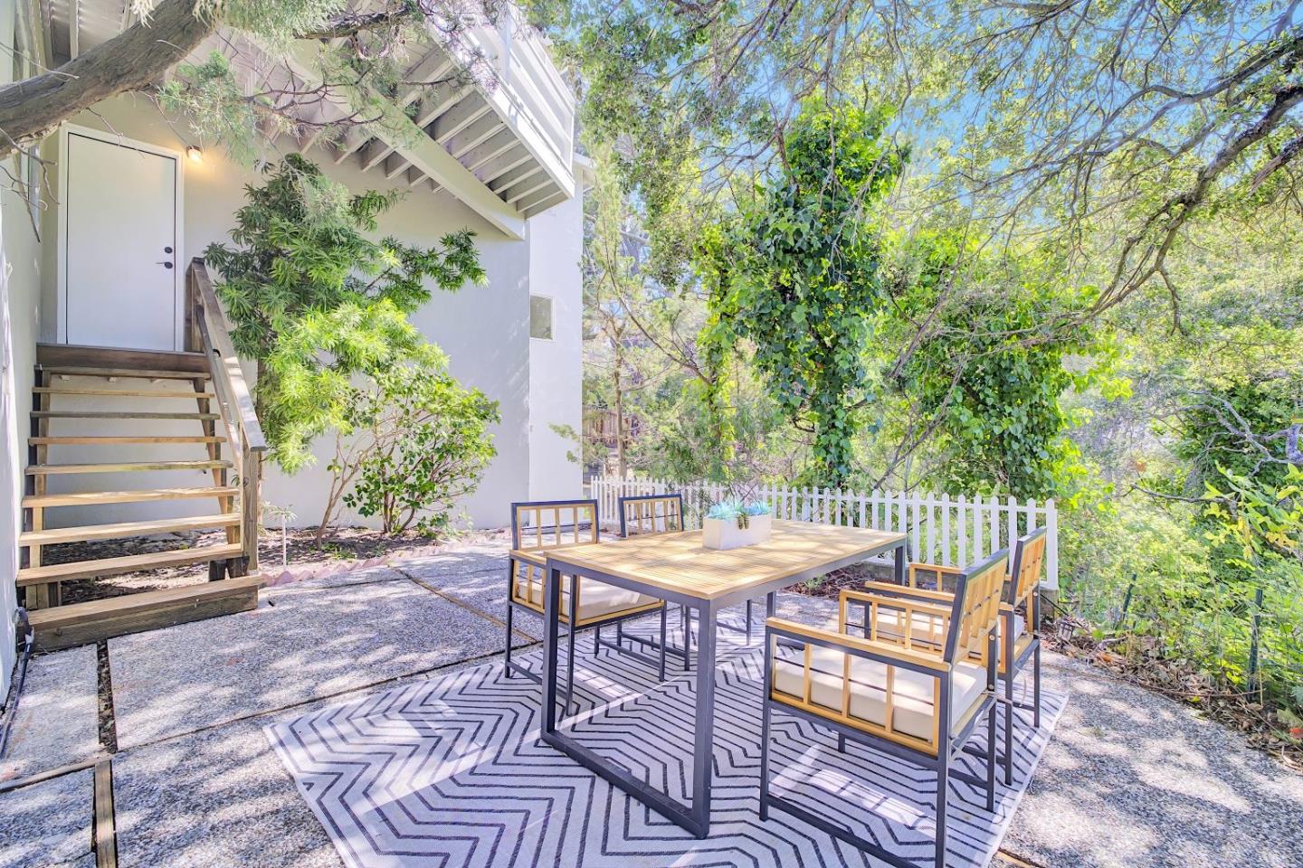 Detail Gallery Image 47 of 56 For 2727 El Prado Rd, Burlingame,  CA 94010 - 3 Beds | 2 Baths