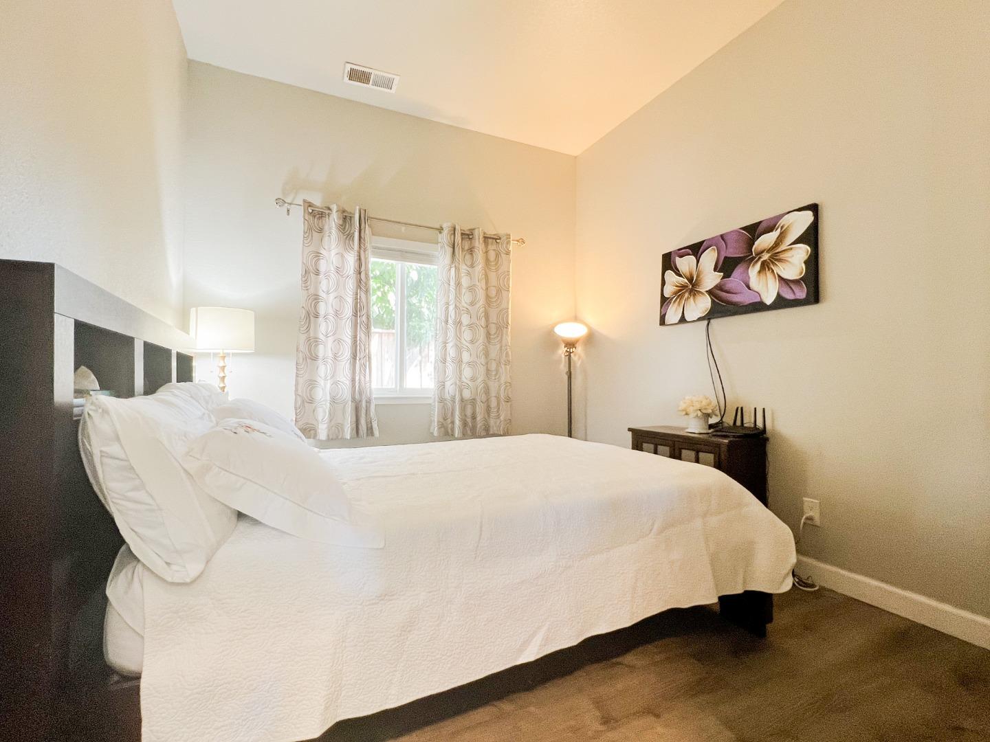 Detail Gallery Image 13 of 30 For 2923 Philip Ct, San Jose,  CA 95121 - 7 Beds | 6 Baths
