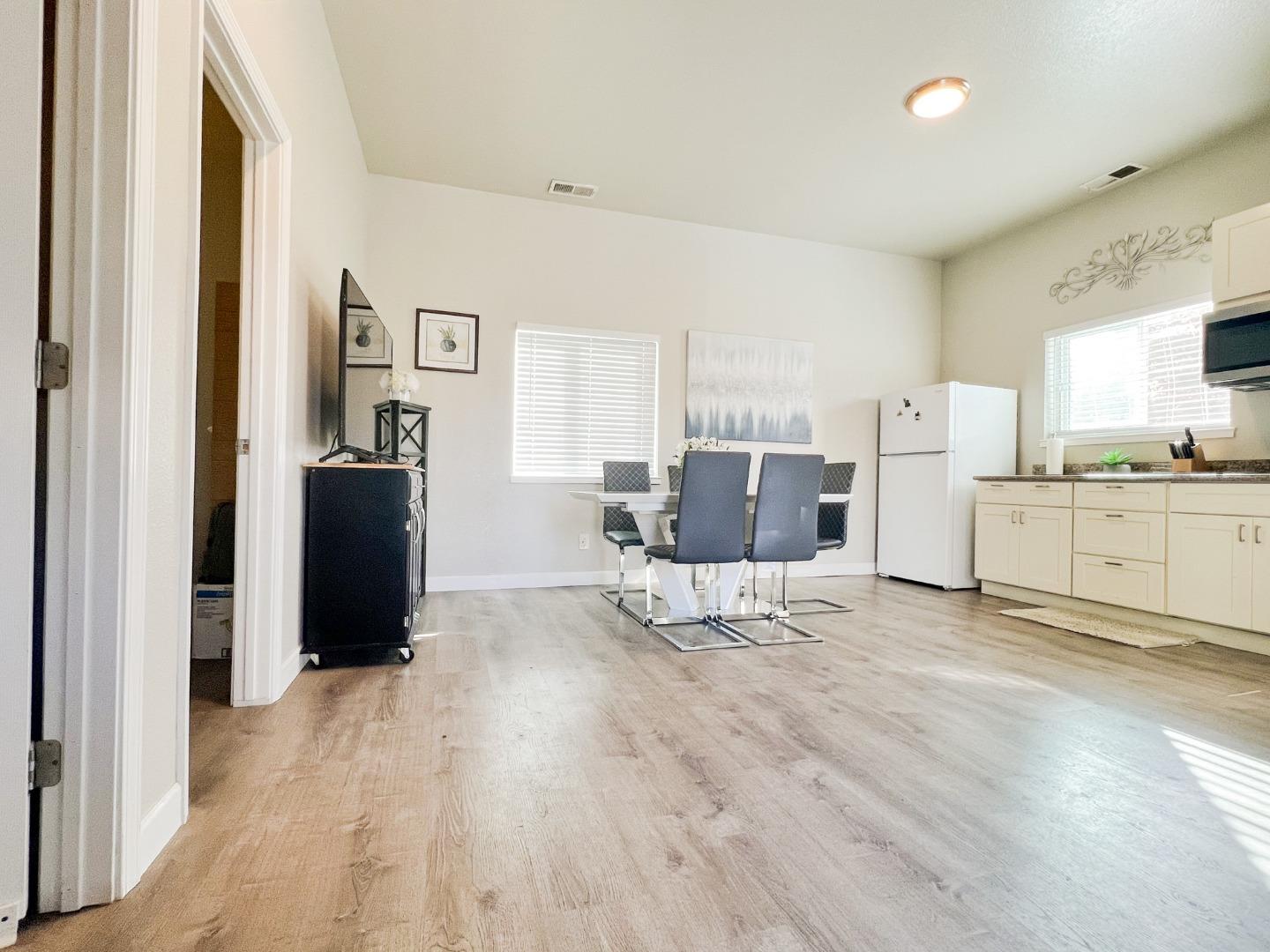 Detail Gallery Image 16 of 30 For 2923 Philip Ct, San Jose,  CA 95121 - 7 Beds | 6 Baths