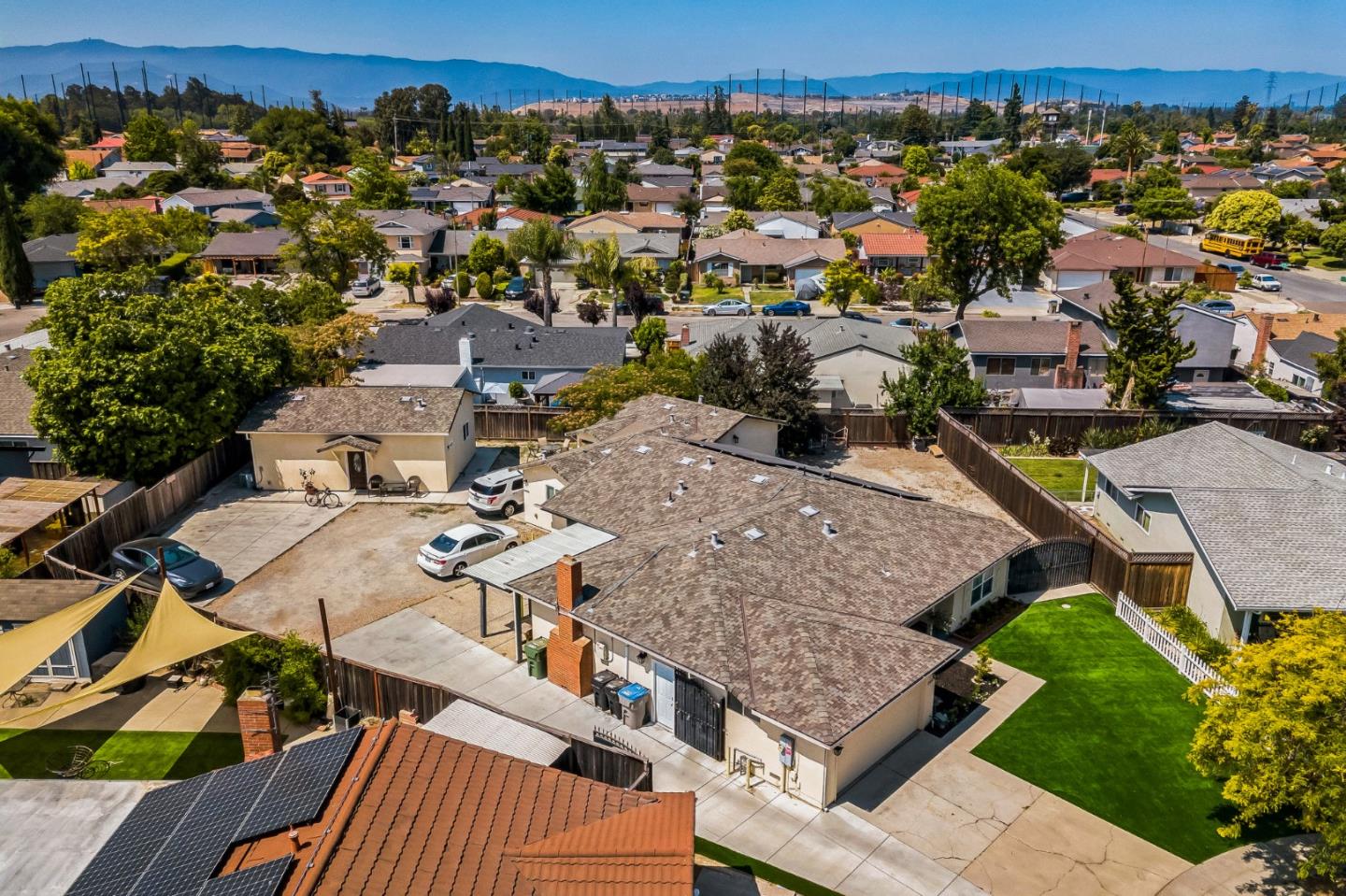 Detail Gallery Image 2 of 30 For 2923 Philip Ct, San Jose,  CA 95121 - 7 Beds | 6 Baths