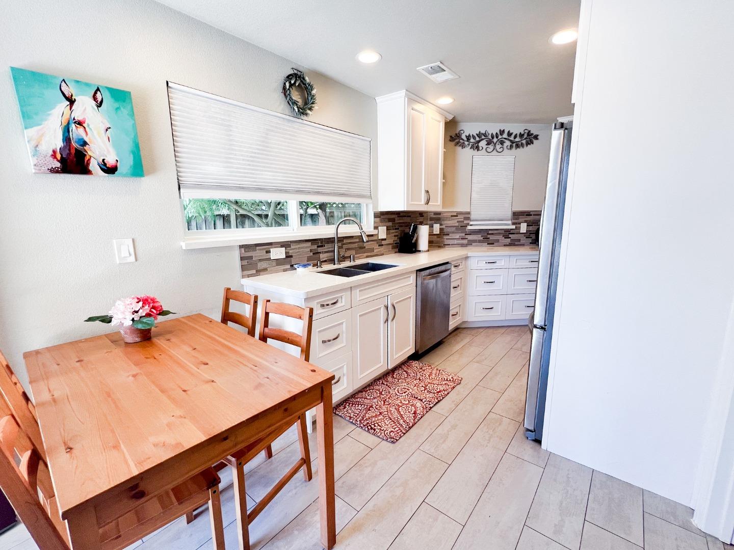 Detail Gallery Image 23 of 30 For 2923 Philip Ct, San Jose,  CA 95121 - 7 Beds | 6 Baths