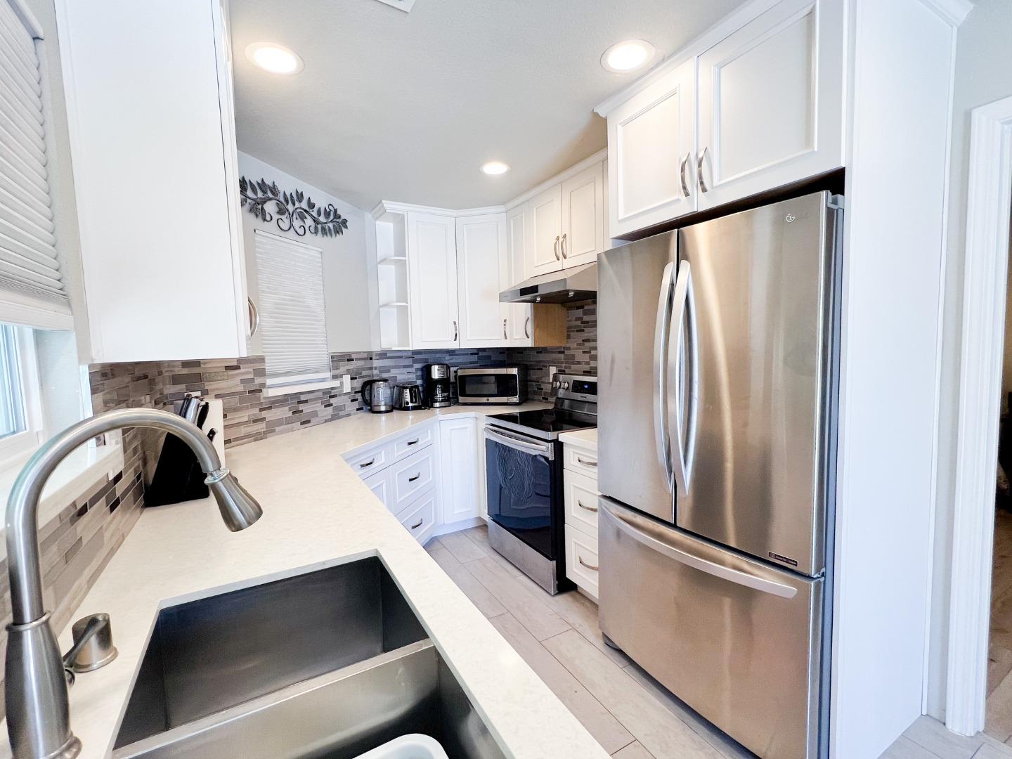 Detail Gallery Image 25 of 30 For 2923 Philip Ct, San Jose,  CA 95121 - 7 Beds | 6 Baths