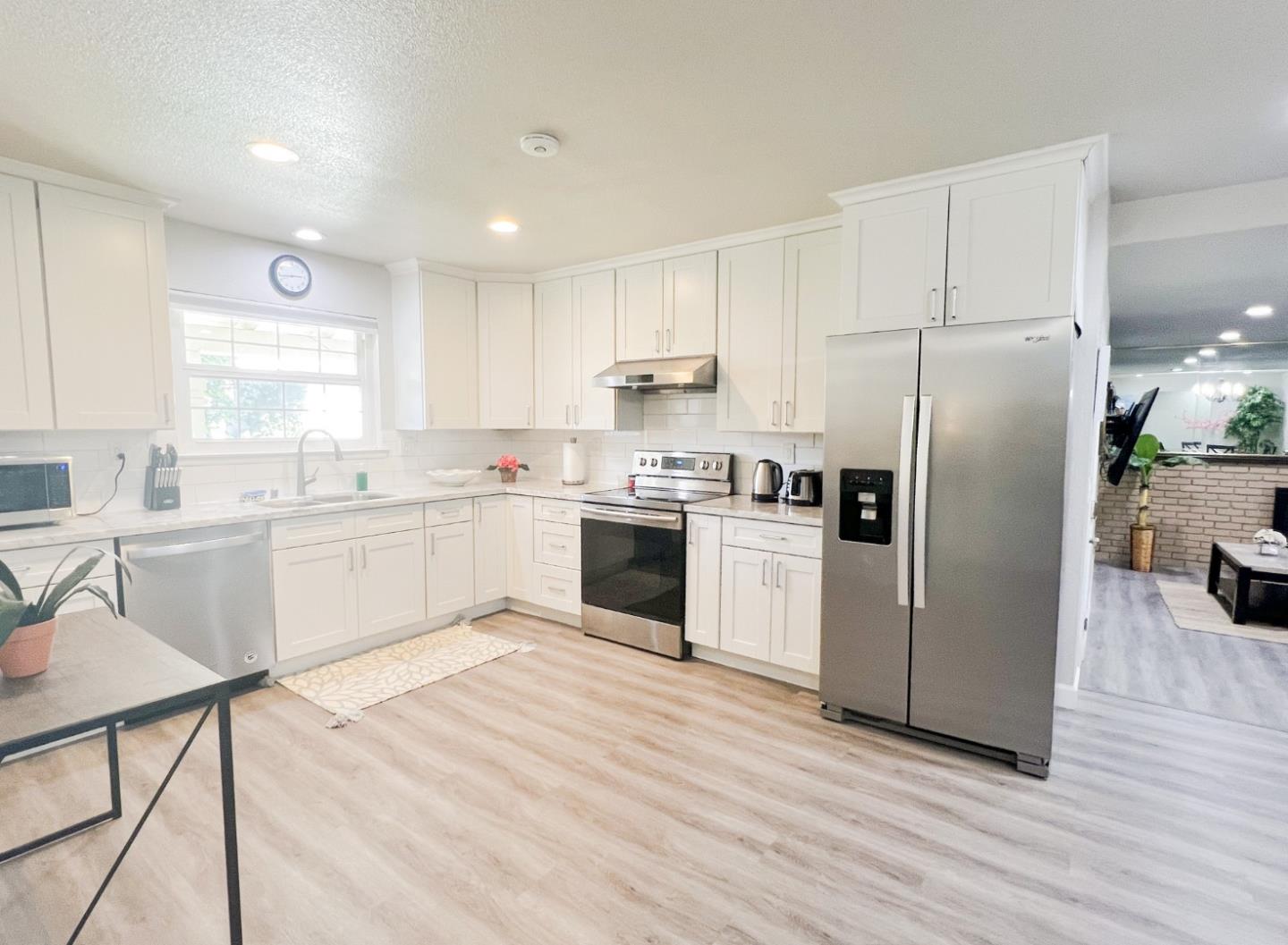 Detail Gallery Image 6 of 30 For 2923 Philip Ct, San Jose,  CA 95121 - 7 Beds | 6 Baths