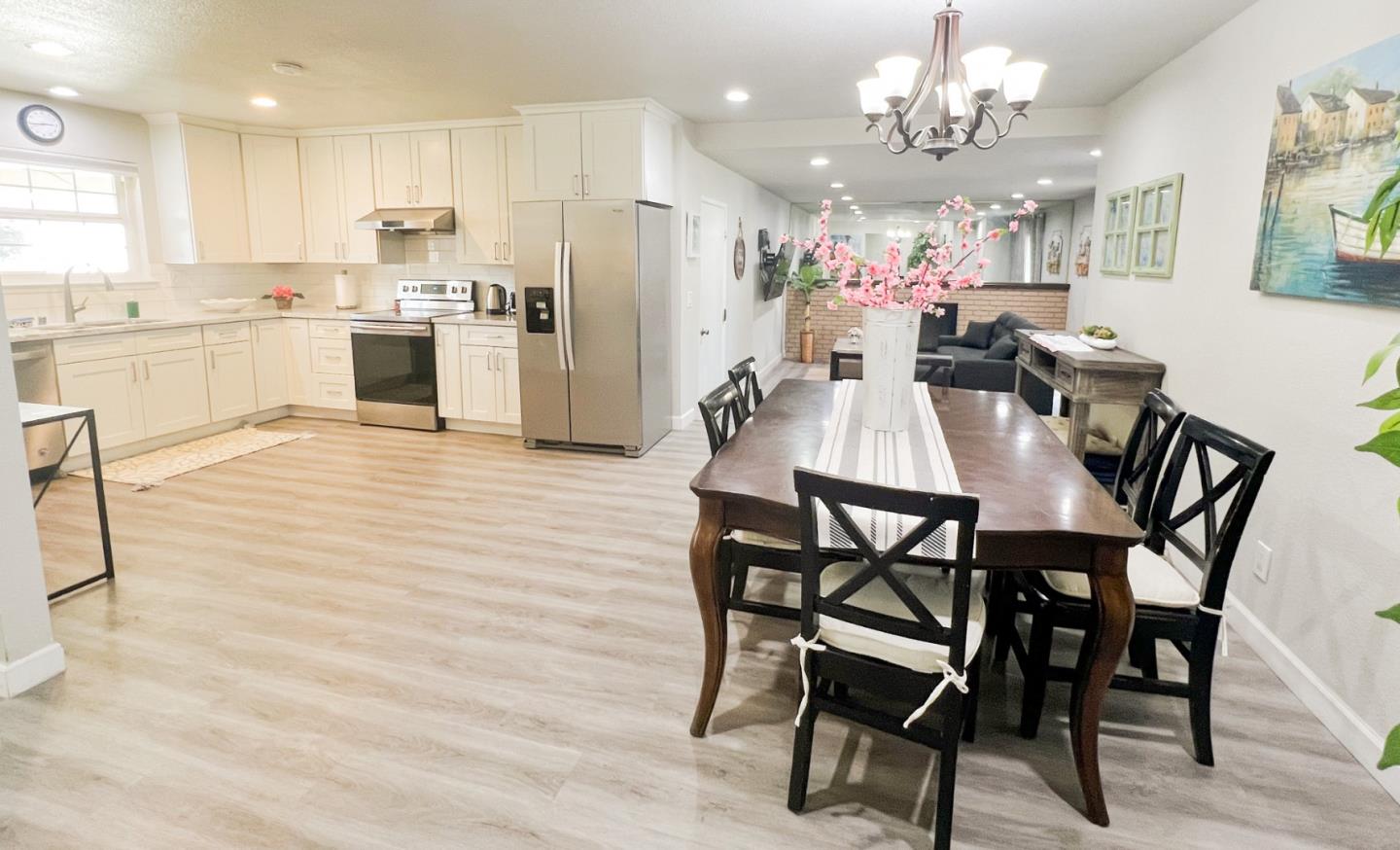 Detail Gallery Image 8 of 30 For 2923 Philip Ct, San Jose,  CA 95121 - 7 Beds | 6 Baths