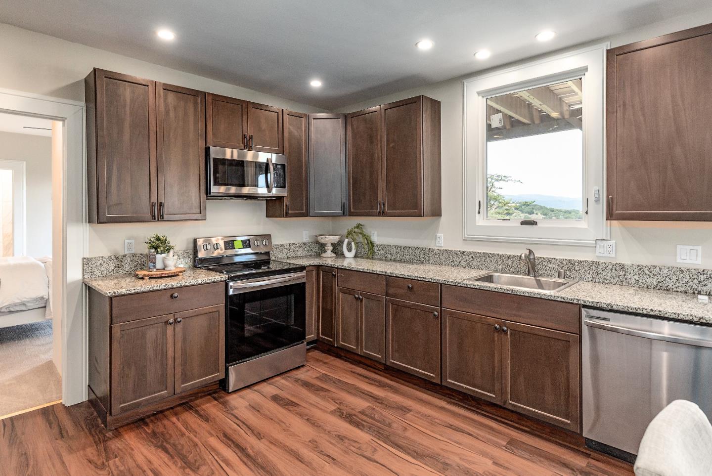 Detail Gallery Image 24 of 31 For 608 Highview Ct, San Mateo,  CA 94403 - 4 Beds | 3 Baths
