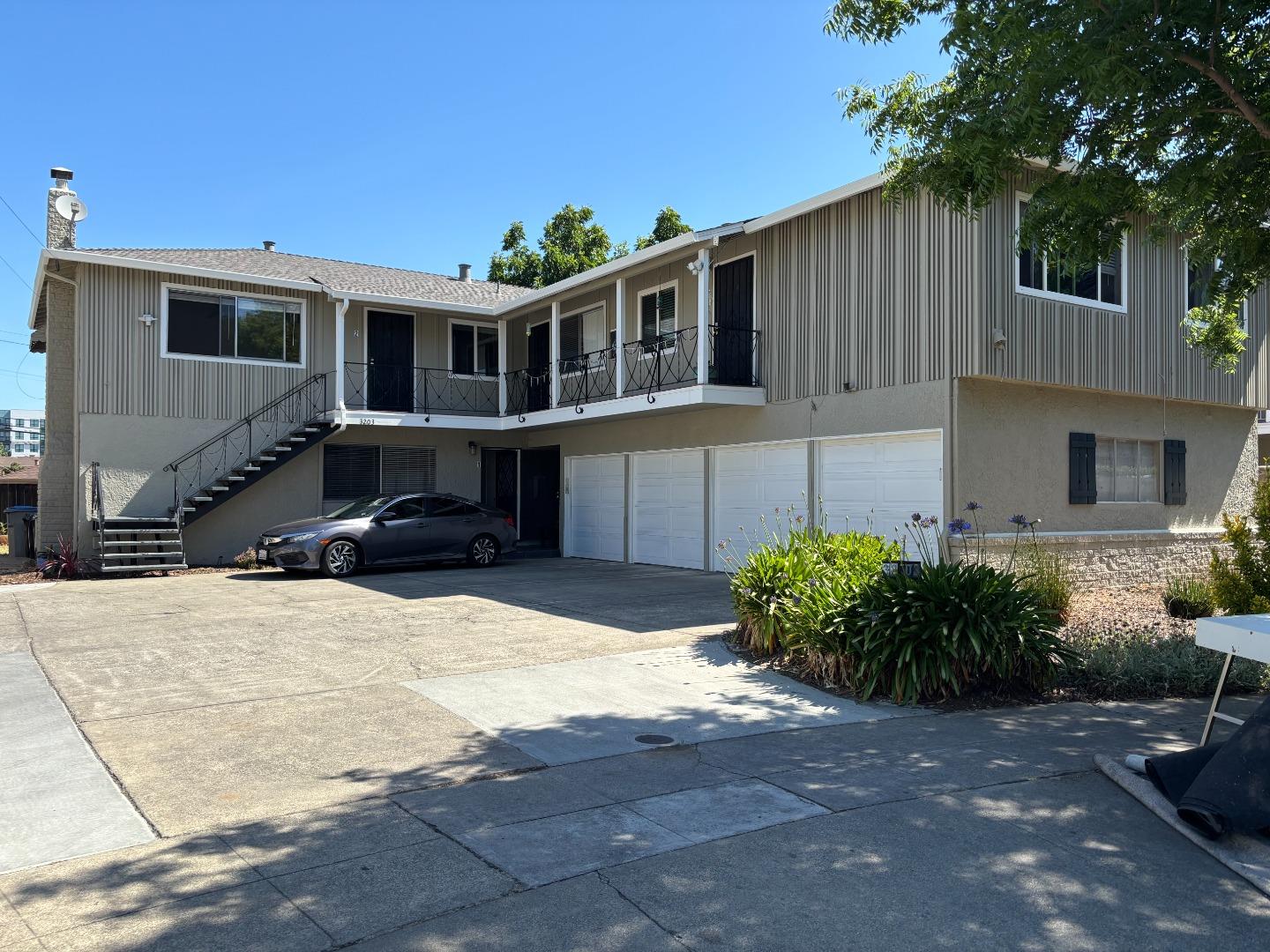 Detail Gallery Image 2 of 58 For 3203 Myles Ct, San Jose,  CA 95117 - – Beds | – Baths