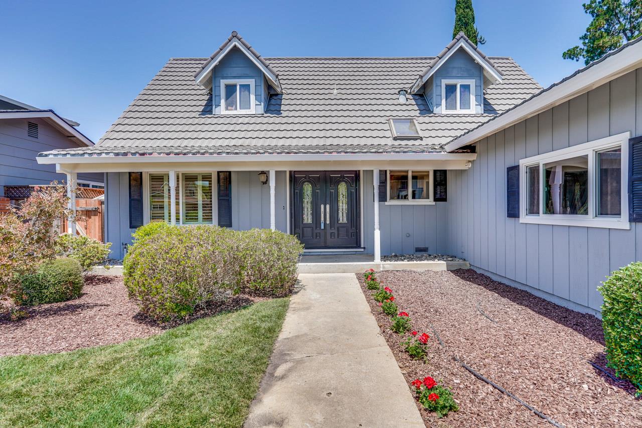 Detail Gallery Image 3 of 66 For 1693 Don Ave, San Jose,  CA 95124 - 4 Beds | 2 Baths