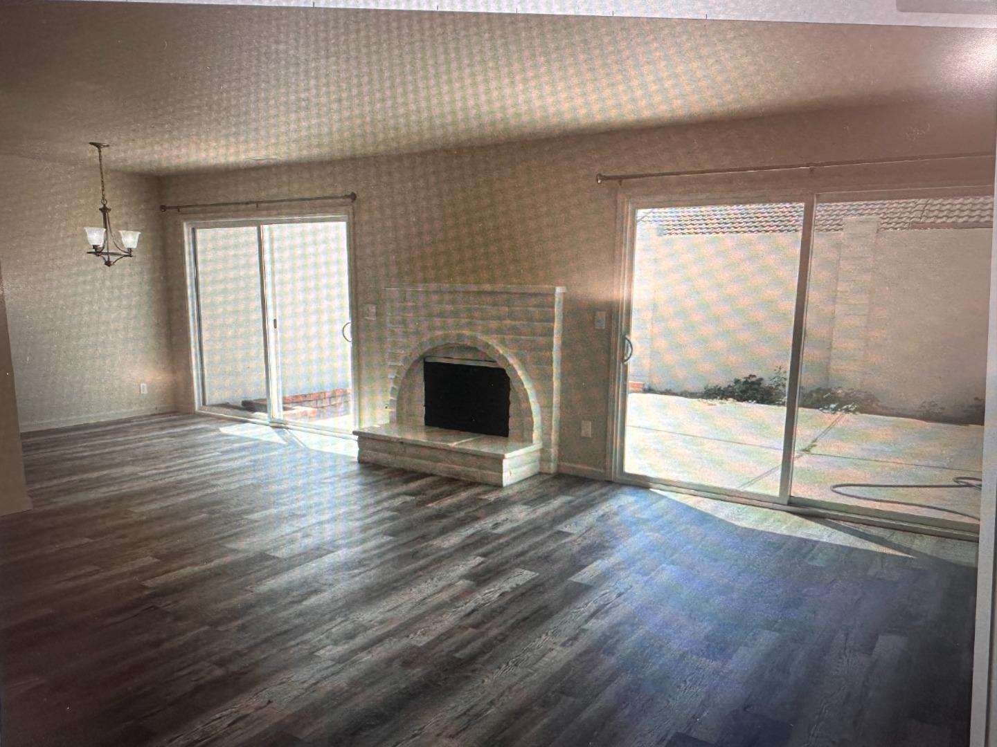 Detail Gallery Image 2 of 11 For 1690 Cherokee Dr, Salinas,  CA 93906 - 3 Beds | 2 Baths