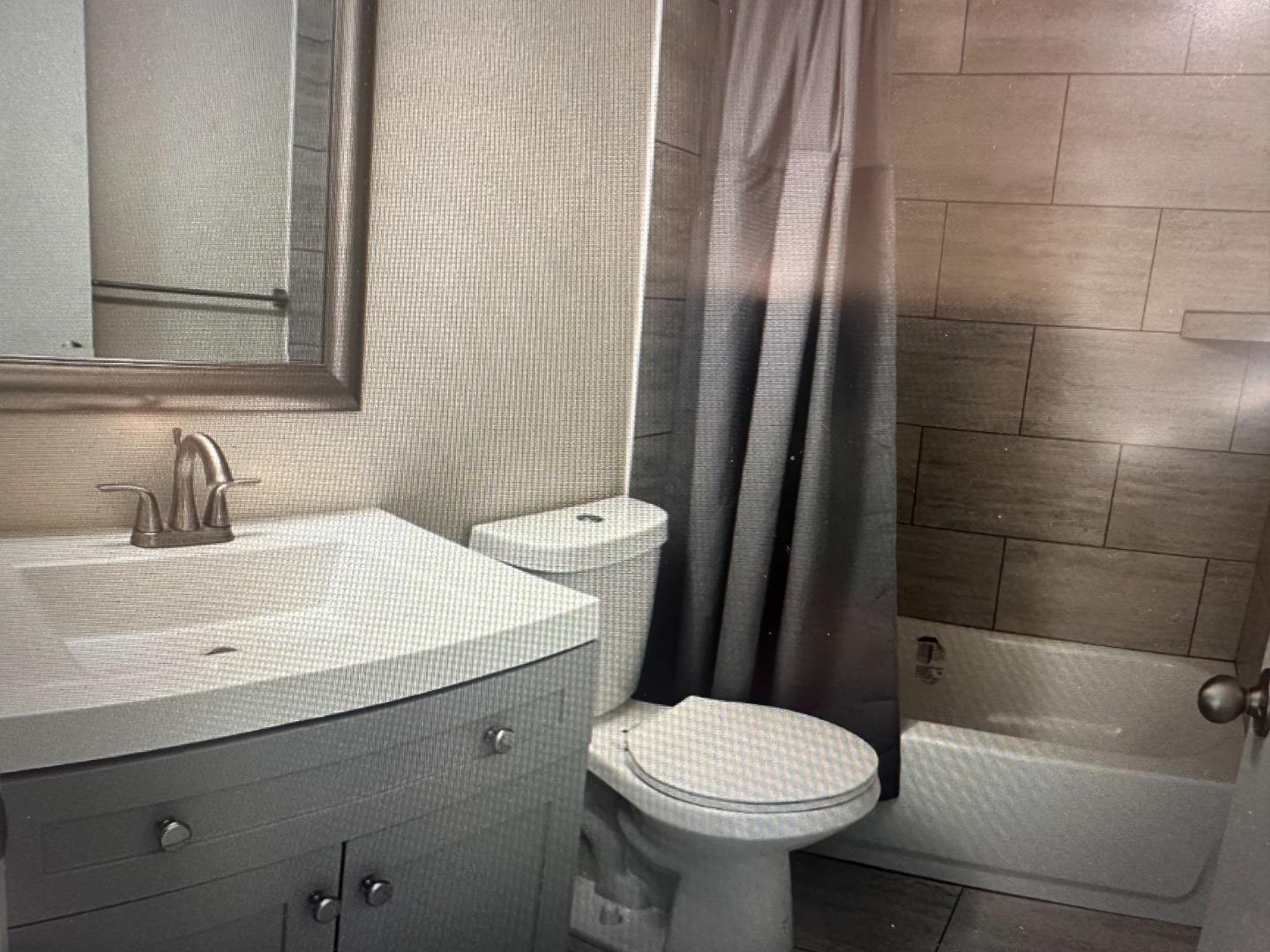 Detail Gallery Image 8 of 11 For 1690 Cherokee Dr, Salinas,  CA 93906 - 3 Beds | 2 Baths