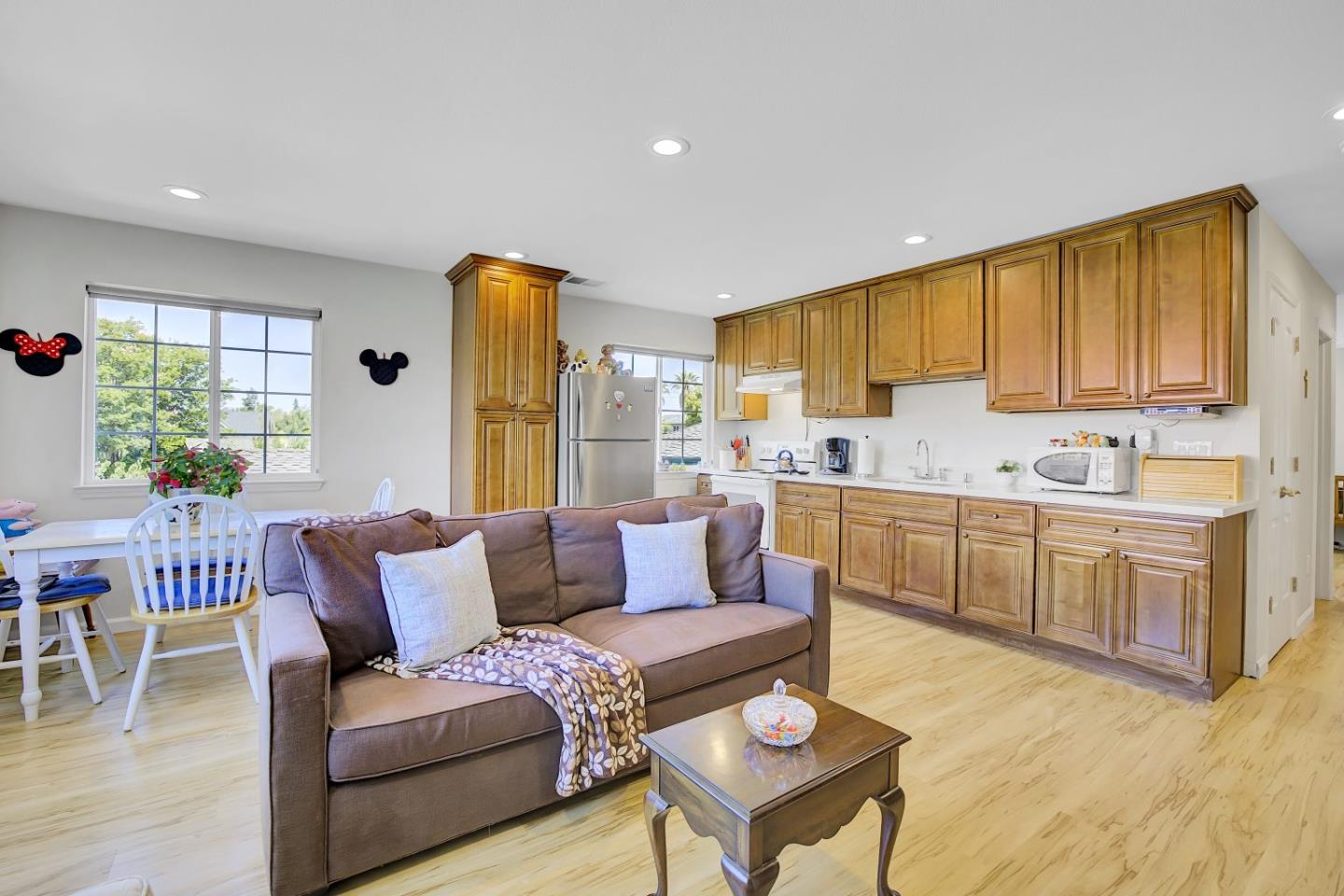 Detail Gallery Image 28 of 57 For 726 S Henry Ave, San Jose,  CA 95117 - 5 Beds | 3 Baths