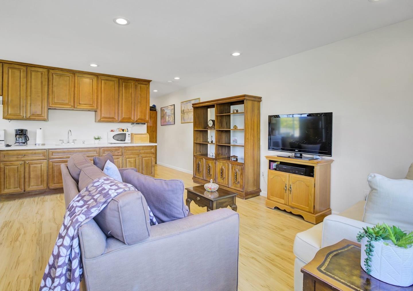 Detail Gallery Image 29 of 57 For 726 S Henry Ave, San Jose,  CA 95117 - 5 Beds | 3 Baths