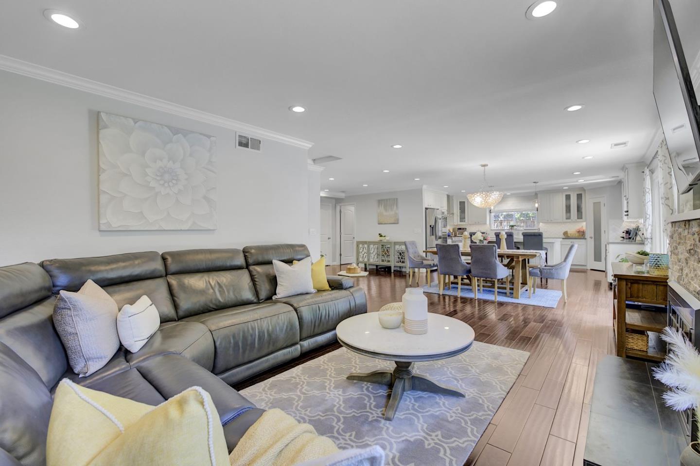 Detail Gallery Image 6 of 57 For 726 S Henry Ave, San Jose,  CA 95117 - 5 Beds | 3 Baths