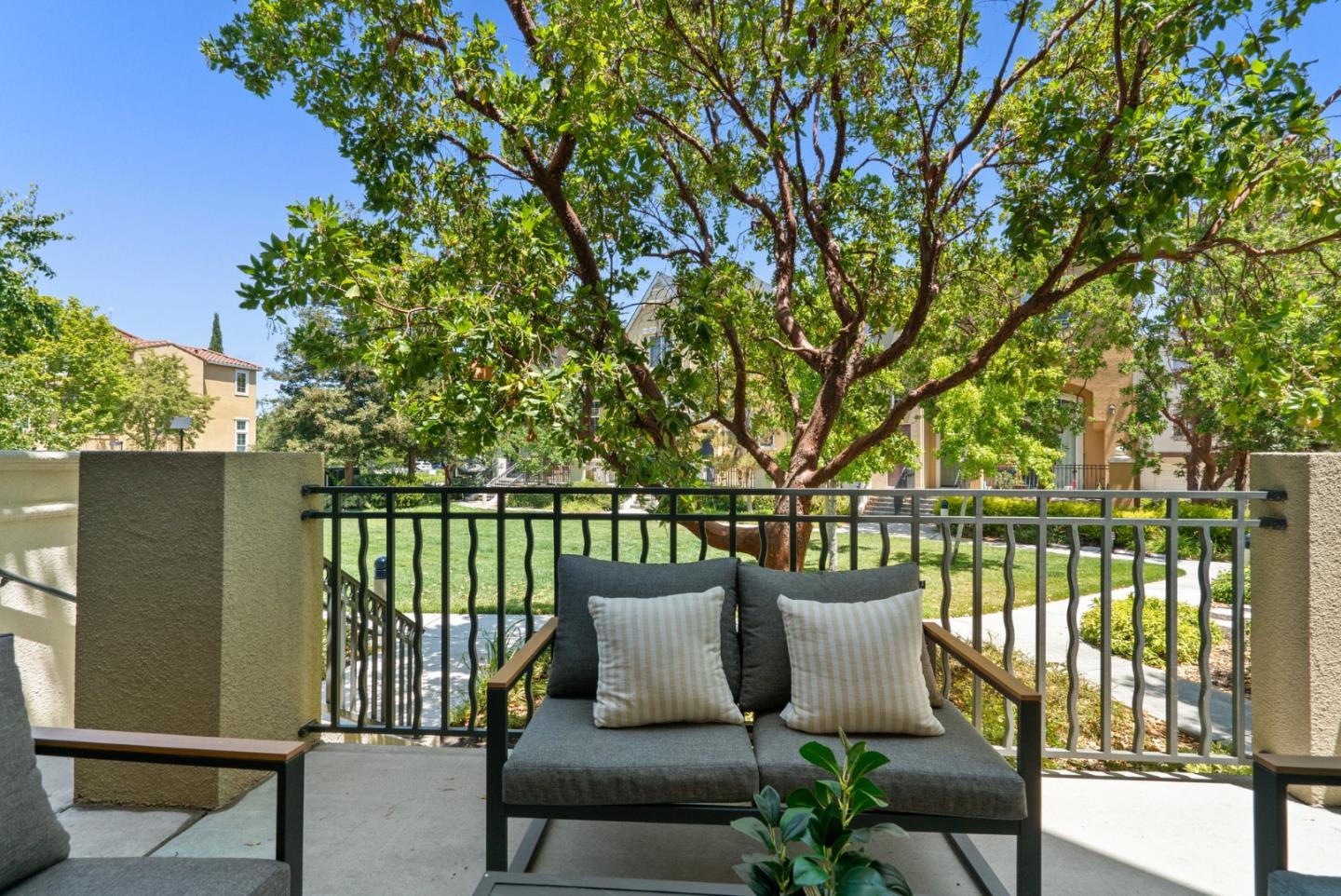 Detail Gallery Image 4 of 58 For 4048 Fitzpatrick Way, Santa Clara,  CA 95054 - 3 Beds | 2/1 Baths