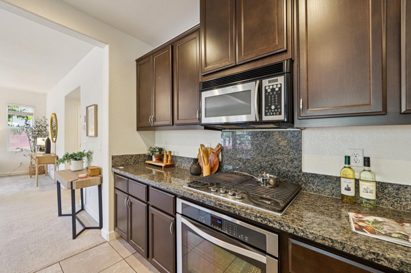 Detail Gallery Image 10 of 41 For 525 E Marcello Ave, Mountain House,  CA 95391 - 4 Beds | 4 Baths