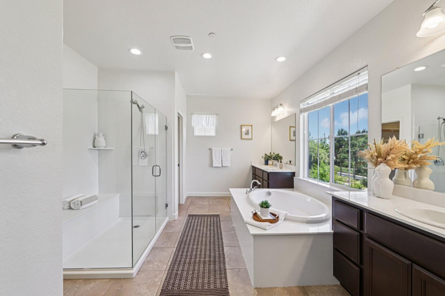 Detail Gallery Image 19 of 41 For 525 E Marcello Ave, Mountain House,  CA 95391 - 4 Beds | 4 Baths
