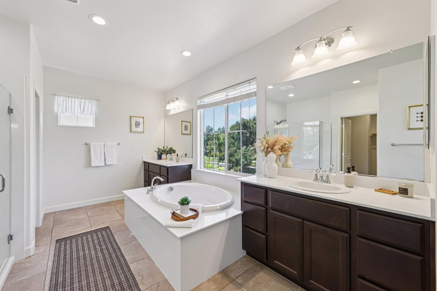 Detail Gallery Image 20 of 41 For 525 E Marcello Ave, Mountain House,  CA 95391 - 4 Beds | 4 Baths