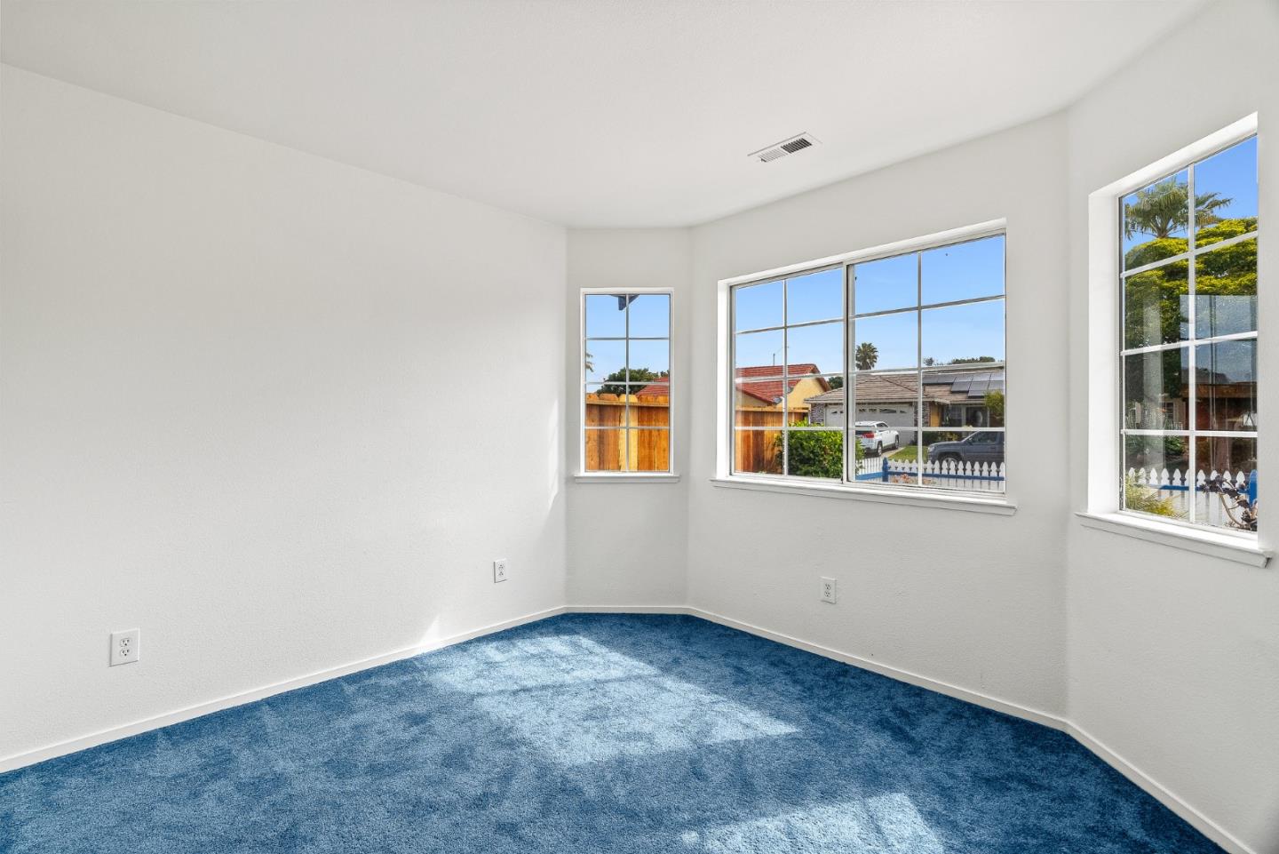 Detail Gallery Image 23 of 38 For 910 Cortina Way, Salinas,  CA 93905 - 4 Beds | 2 Baths