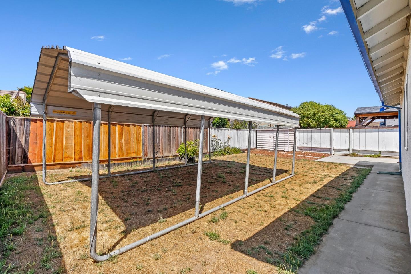 Detail Gallery Image 32 of 38 For 910 Cortina Way, Salinas,  CA 93905 - 4 Beds | 2 Baths