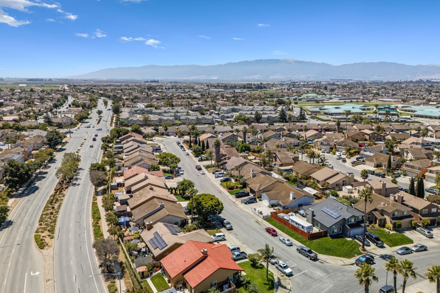 Detail Gallery Image 33 of 38 For 910 Cortina Way, Salinas,  CA 93905 - 4 Beds | 2 Baths