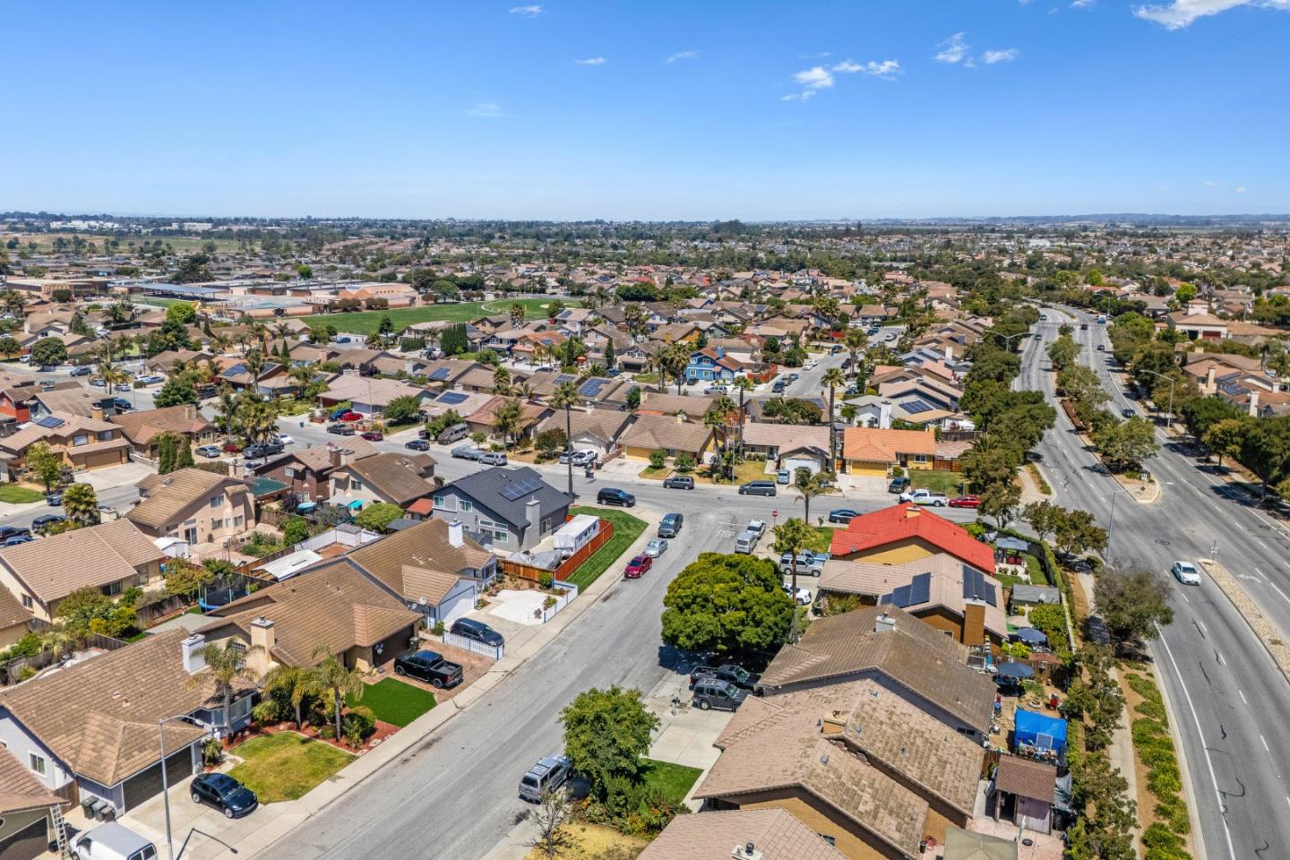 Detail Gallery Image 35 of 38 For 910 Cortina Way, Salinas,  CA 93905 - 4 Beds | 2 Baths