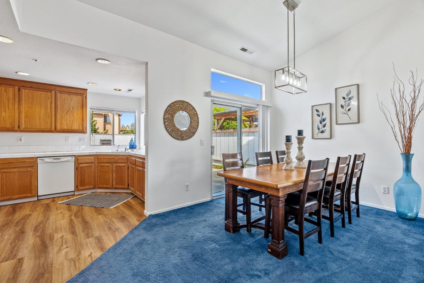 Detail Gallery Image 5 of 38 For 910 Cortina Way, Salinas,  CA 93905 - 4 Beds | 2 Baths