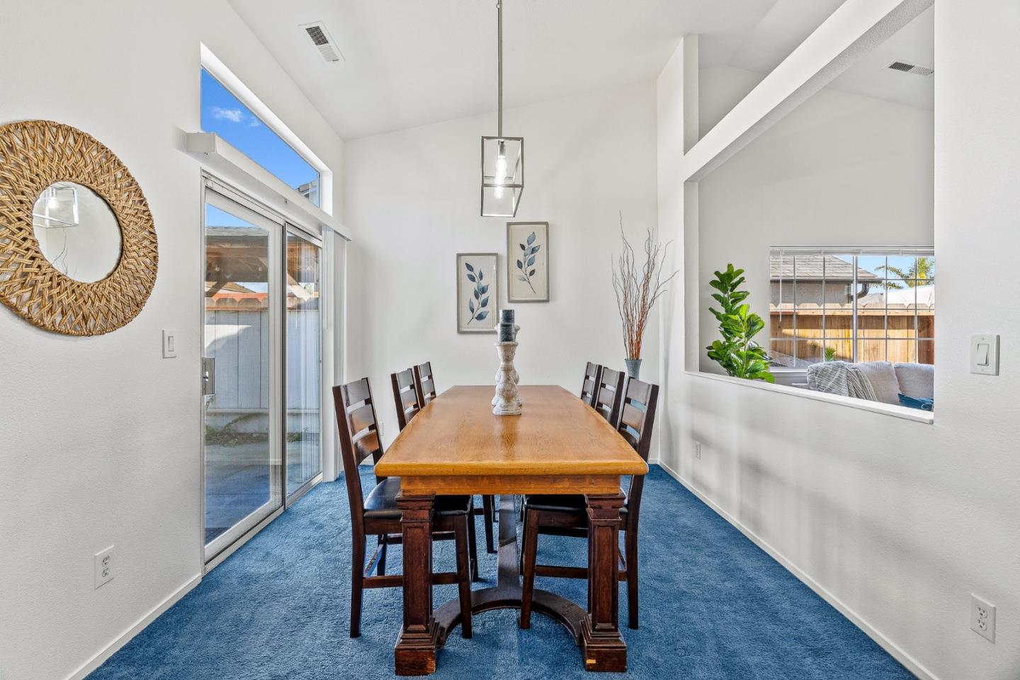 Detail Gallery Image 6 of 38 For 910 Cortina Way, Salinas,  CA 93905 - 4 Beds | 2 Baths