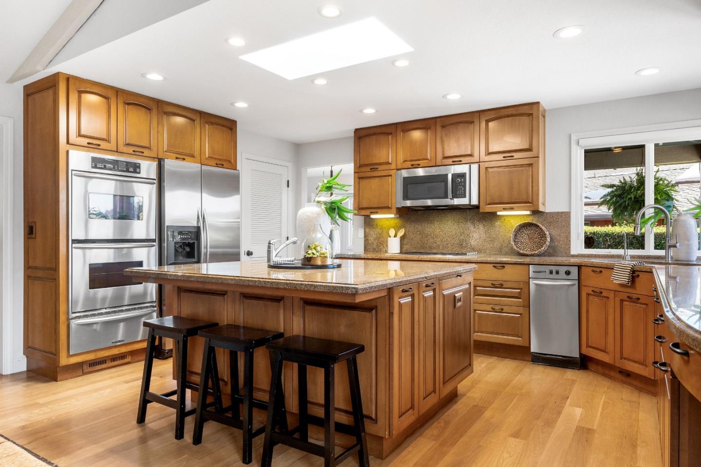 Detail Gallery Image 14 of 63 For 105 Jocelyn Ct, Santa Cruz,  CA 95060 - 4 Beds | 2/1 Baths