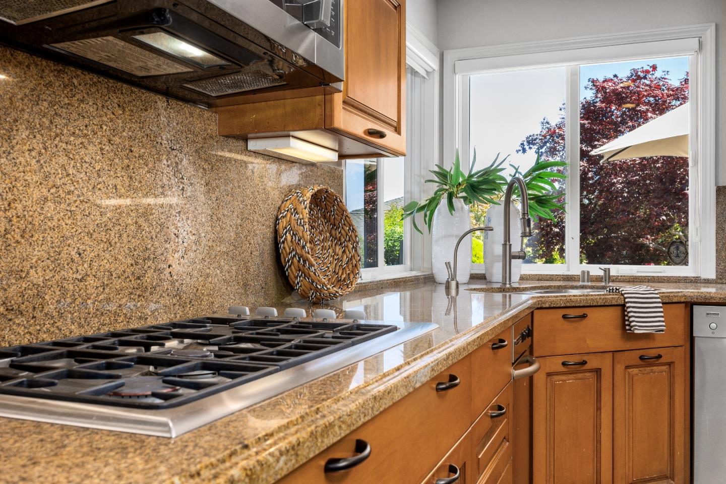 Detail Gallery Image 17 of 63 For 105 Jocelyn Ct, Santa Cruz,  CA 95060 - 4 Beds | 2/1 Baths