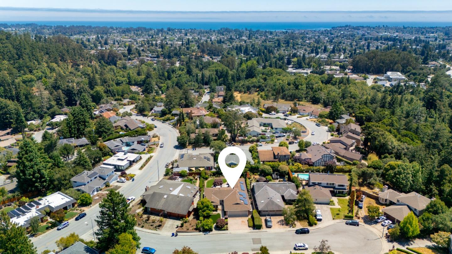 Detail Gallery Image 3 of 63 For 105 Jocelyn Ct, Santa Cruz,  CA 95060 - 4 Beds | 2/1 Baths