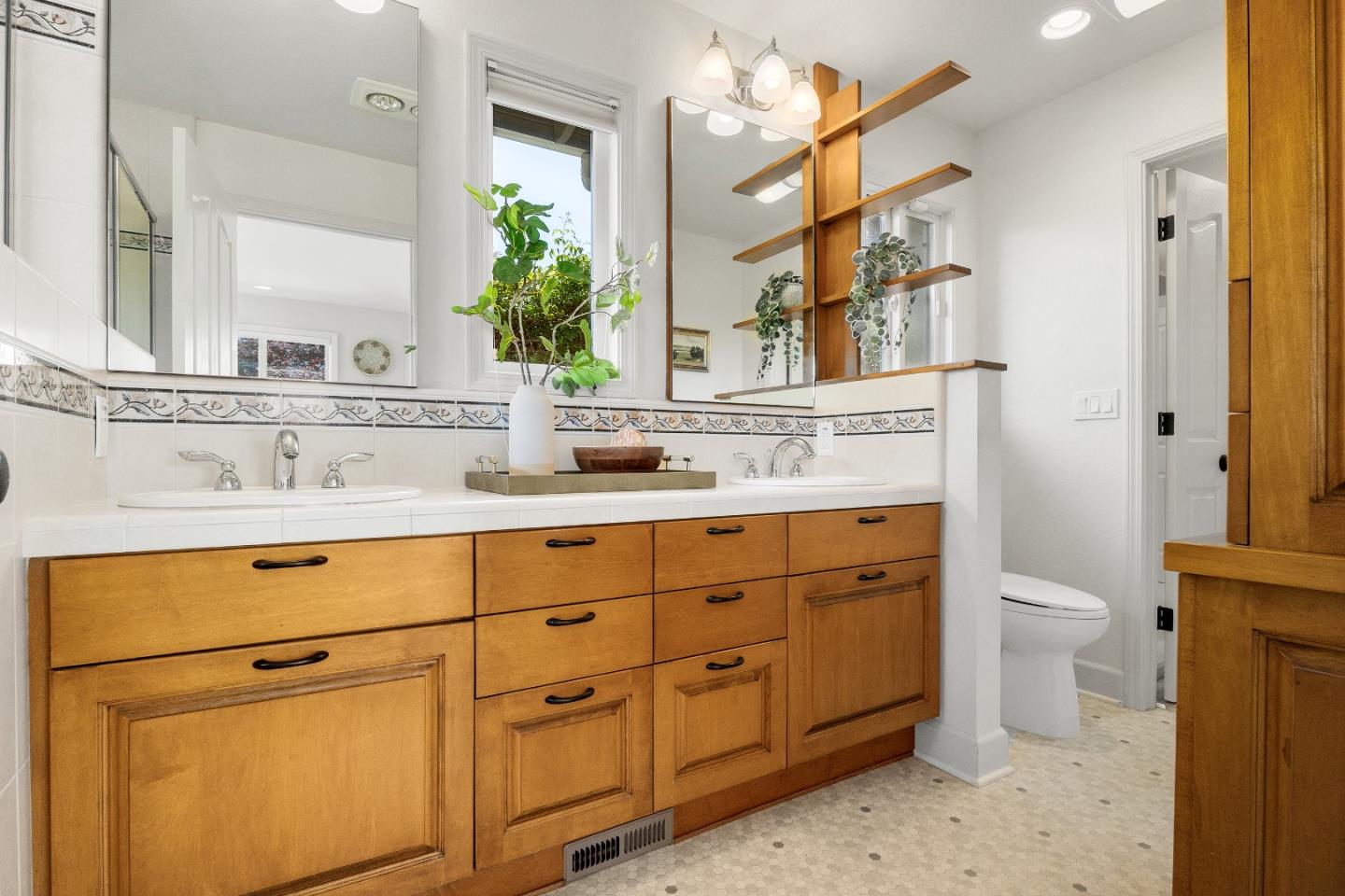 Detail Gallery Image 34 of 63 For 105 Jocelyn Ct, Santa Cruz,  CA 95060 - 4 Beds | 2/1 Baths
