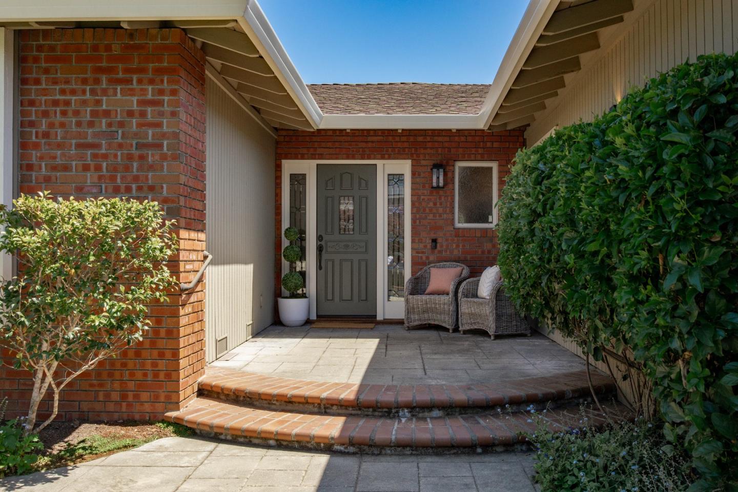 Detail Gallery Image 4 of 63 For 105 Jocelyn Ct, Santa Cruz,  CA 95060 - 4 Beds | 2/1 Baths