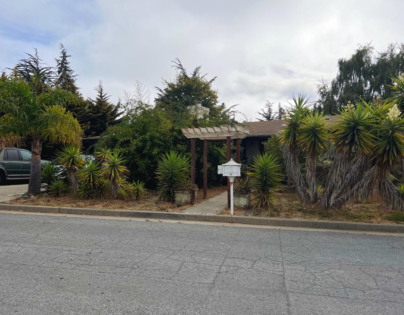 Detail Gallery Image 1 of 7 For 160 Cutter Dr, Watsonville,  CA 95076 - 4 Beds | 3 Baths