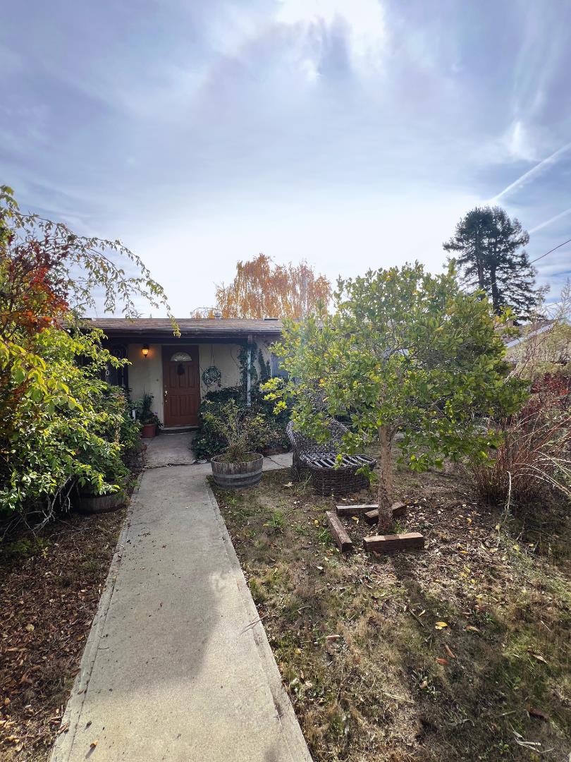 Detail Gallery Image 2 of 7 For 160 Cutter Dr, Watsonville,  CA 95076 - 4 Beds | 3 Baths