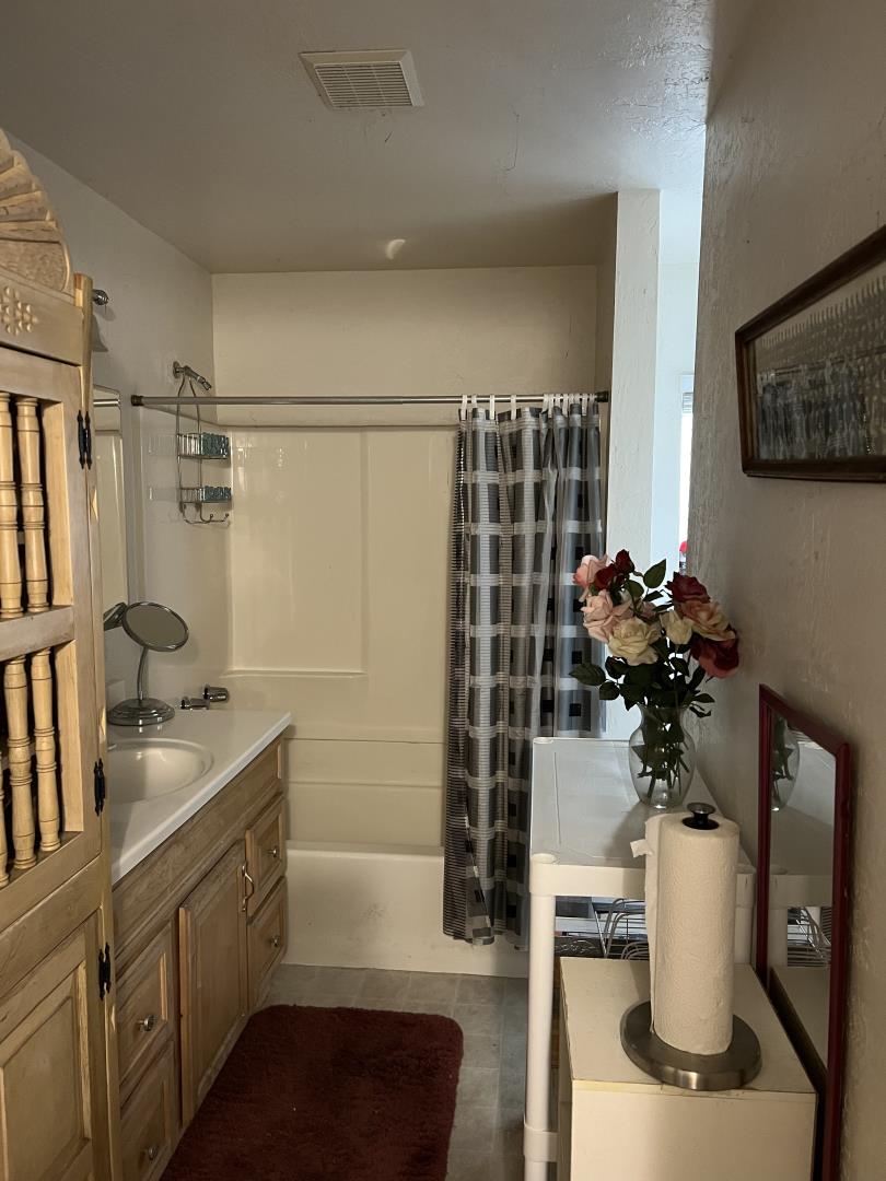 Detail Gallery Image 5 of 7 For 160 Cutter Dr, Watsonville,  CA 95076 - 4 Beds | 3 Baths