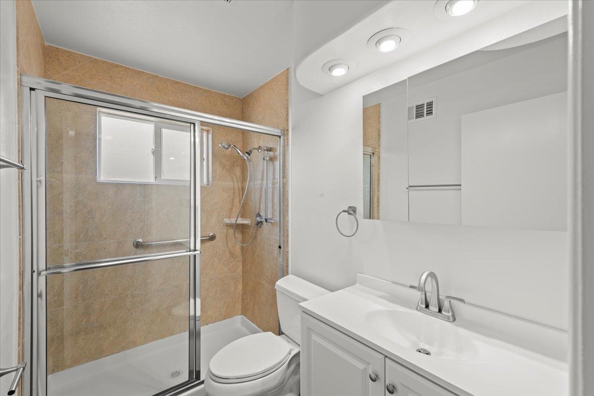 Detail Gallery Image 11 of 40 For 1793 H St, Union City,  CA 94587 - 6 Beds | 3 Baths