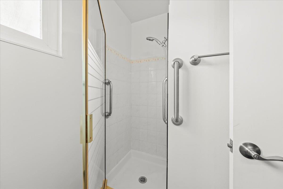 Detail Gallery Image 18 of 40 For 1793 H St, Union City,  CA 94587 - 6 Beds | 3 Baths