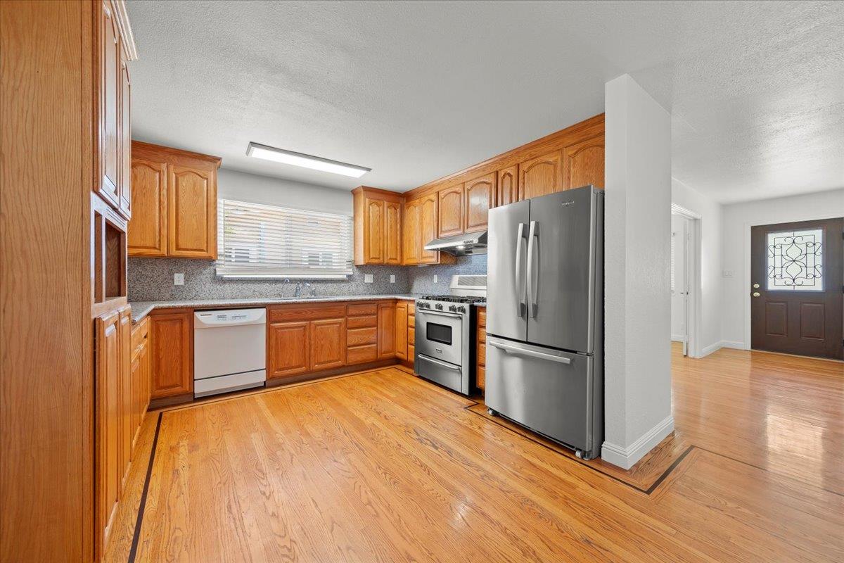 Detail Gallery Image 6 of 40 For 1793 H St, Union City,  CA 94587 - 6 Beds | 3 Baths