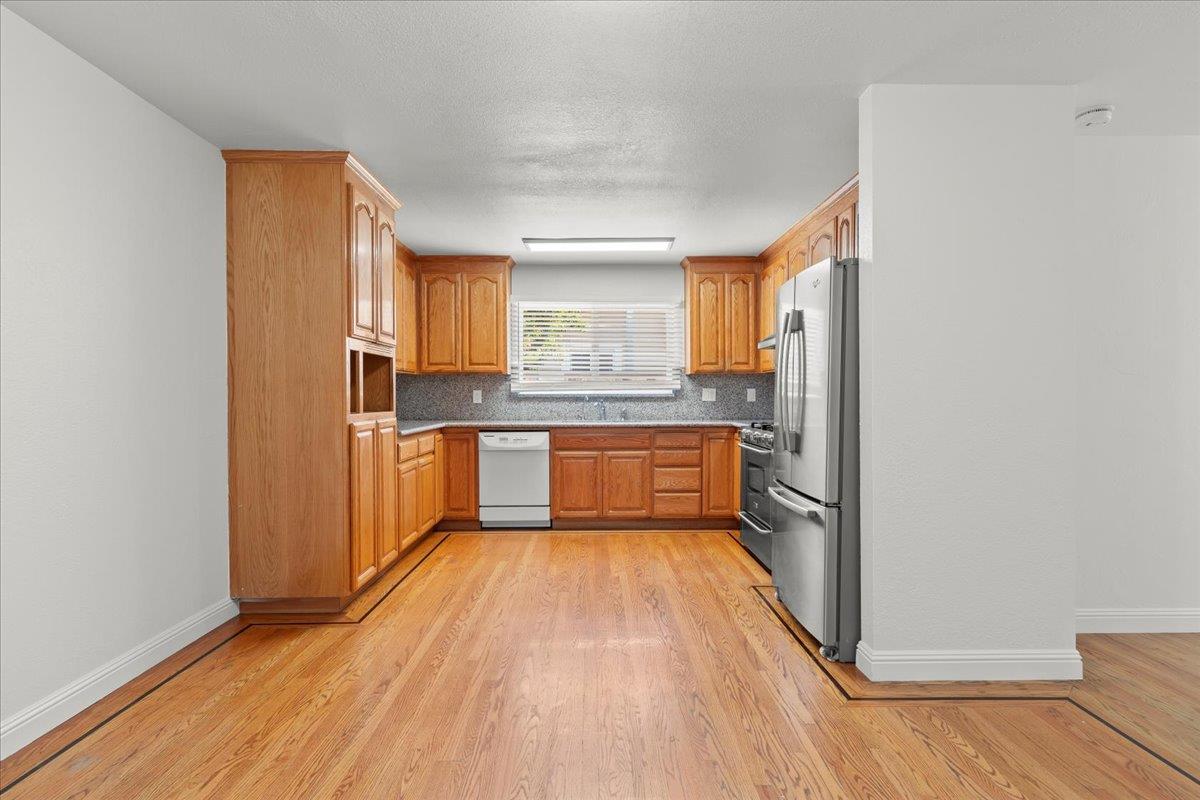 Detail Gallery Image 8 of 40 For 1793 H St, Union City,  CA 94587 - 6 Beds | 3 Baths