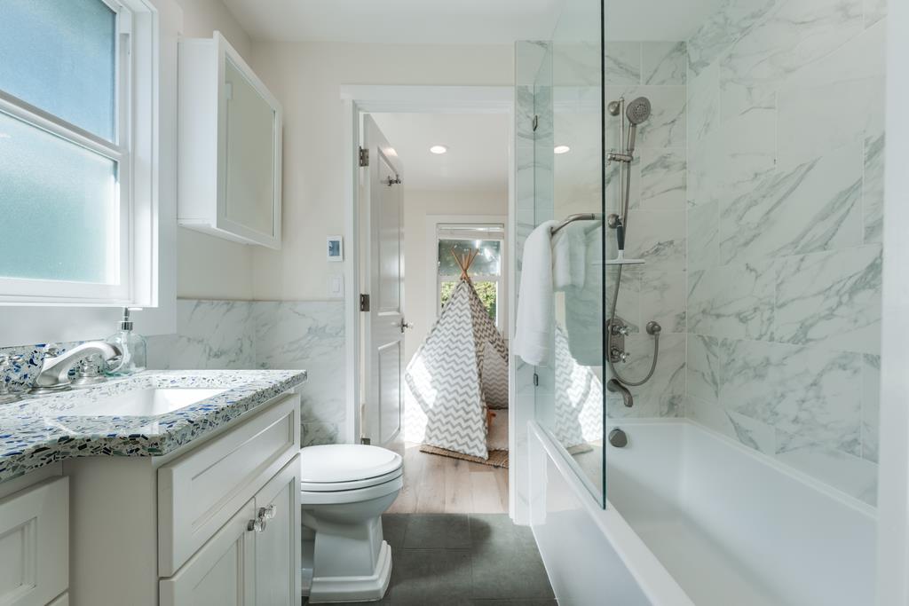 Detail Gallery Image 17 of 38 For 430 Hillcrest Dr, Aptos,  CA 95003 - 3 Beds | 2 Baths