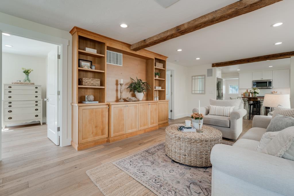Detail Gallery Image 8 of 38 For 430 Hillcrest Dr, Aptos,  CA 95003 - 3 Beds | 2 Baths