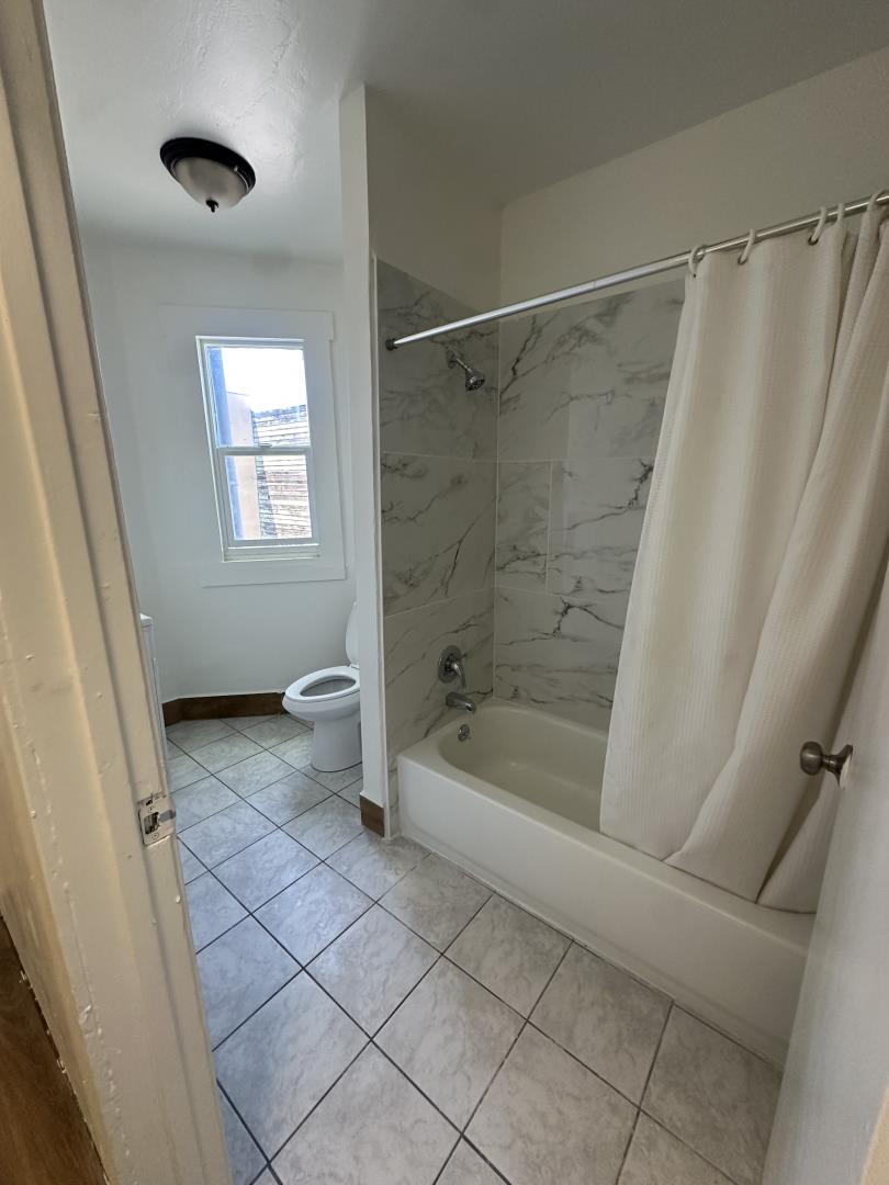 Detail Gallery Image 9 of 15 For 3484 Mission St #2,  San Francisco,  CA 94110 - 3 Beds | 1 Baths