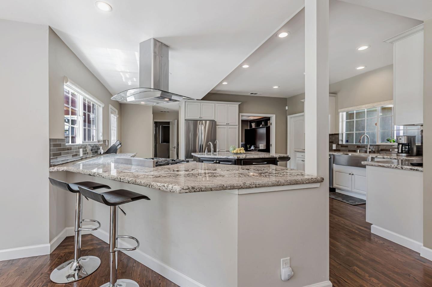Detail Gallery Image 12 of 57 For 1738 Shasta Ave, San Jose,  CA 95128 - 3 Beds | 3 Baths