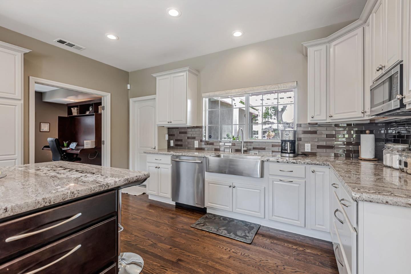 Detail Gallery Image 14 of 57 For 1738 Shasta Ave, San Jose,  CA 95128 - 3 Beds | 3 Baths