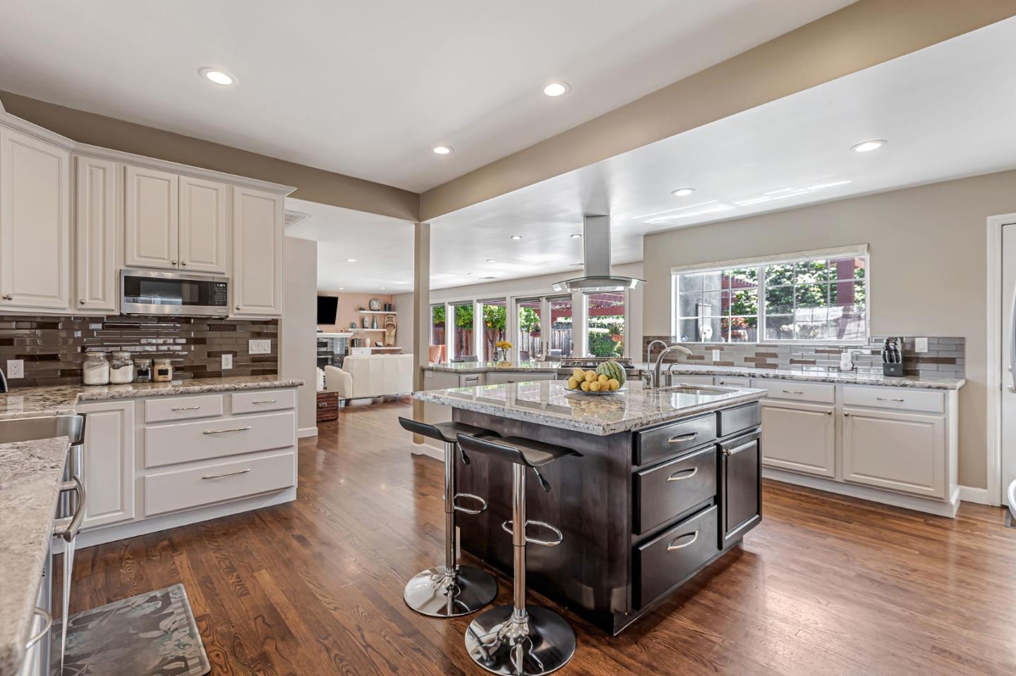 Detail Gallery Image 15 of 57 For 1738 Shasta Ave, San Jose,  CA 95128 - 3 Beds | 3 Baths