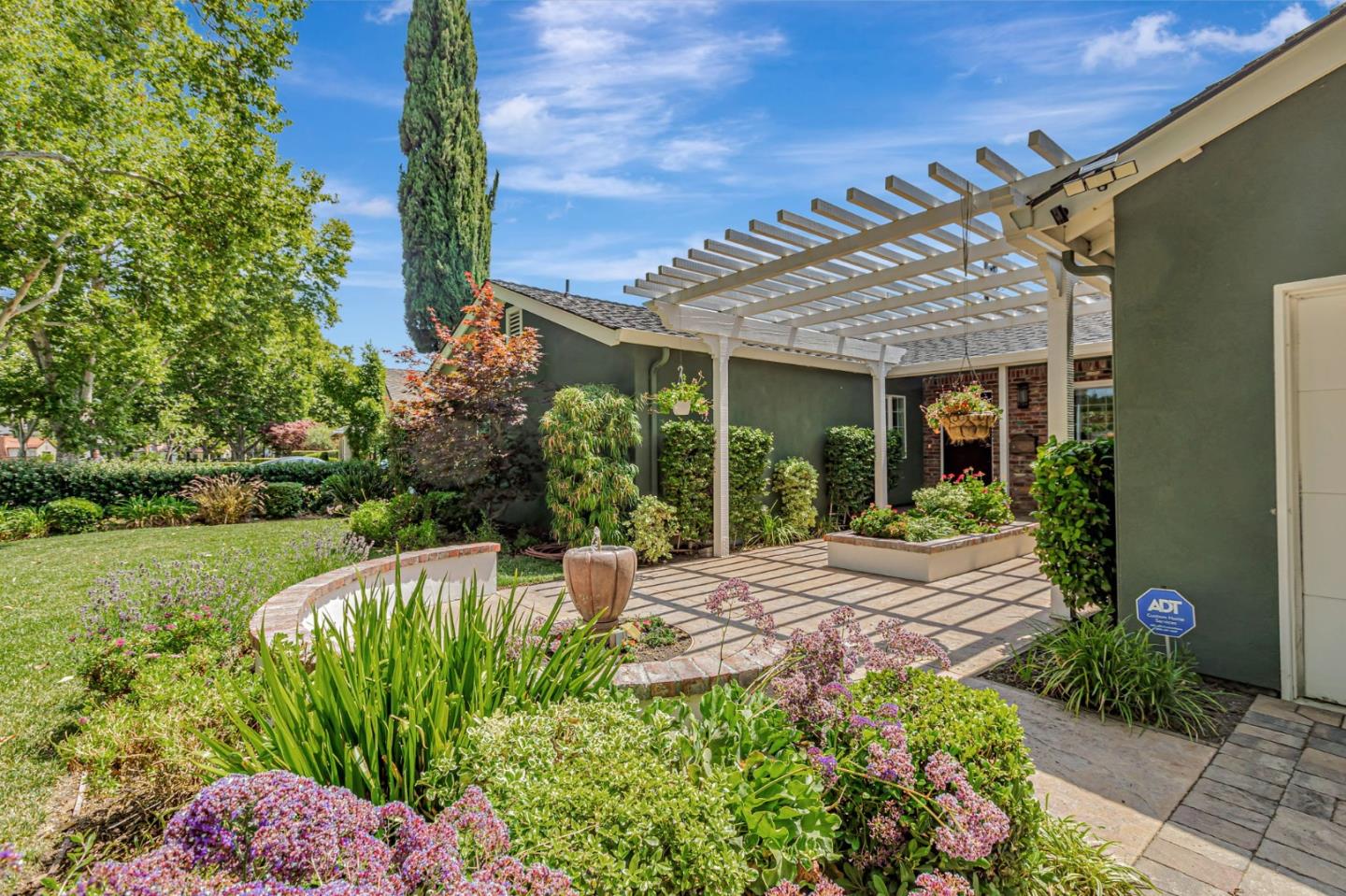 Detail Gallery Image 3 of 57 For 1738 Shasta Ave, San Jose,  CA 95128 - 3 Beds | 3 Baths