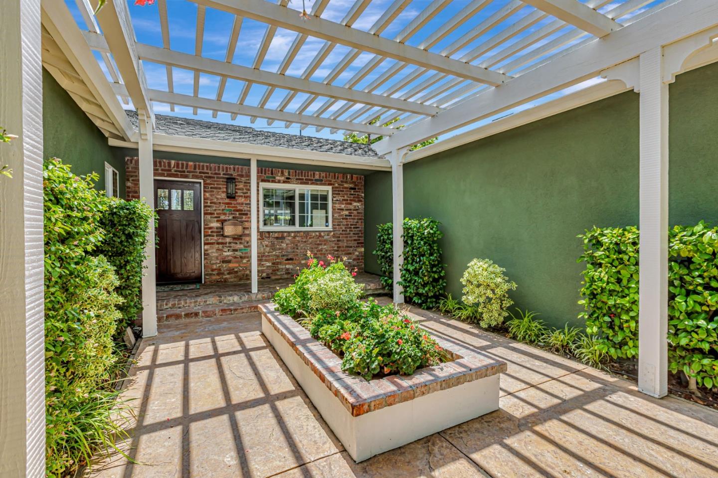 Detail Gallery Image 4 of 57 For 1738 Shasta Ave, San Jose,  CA 95128 - 3 Beds | 3 Baths