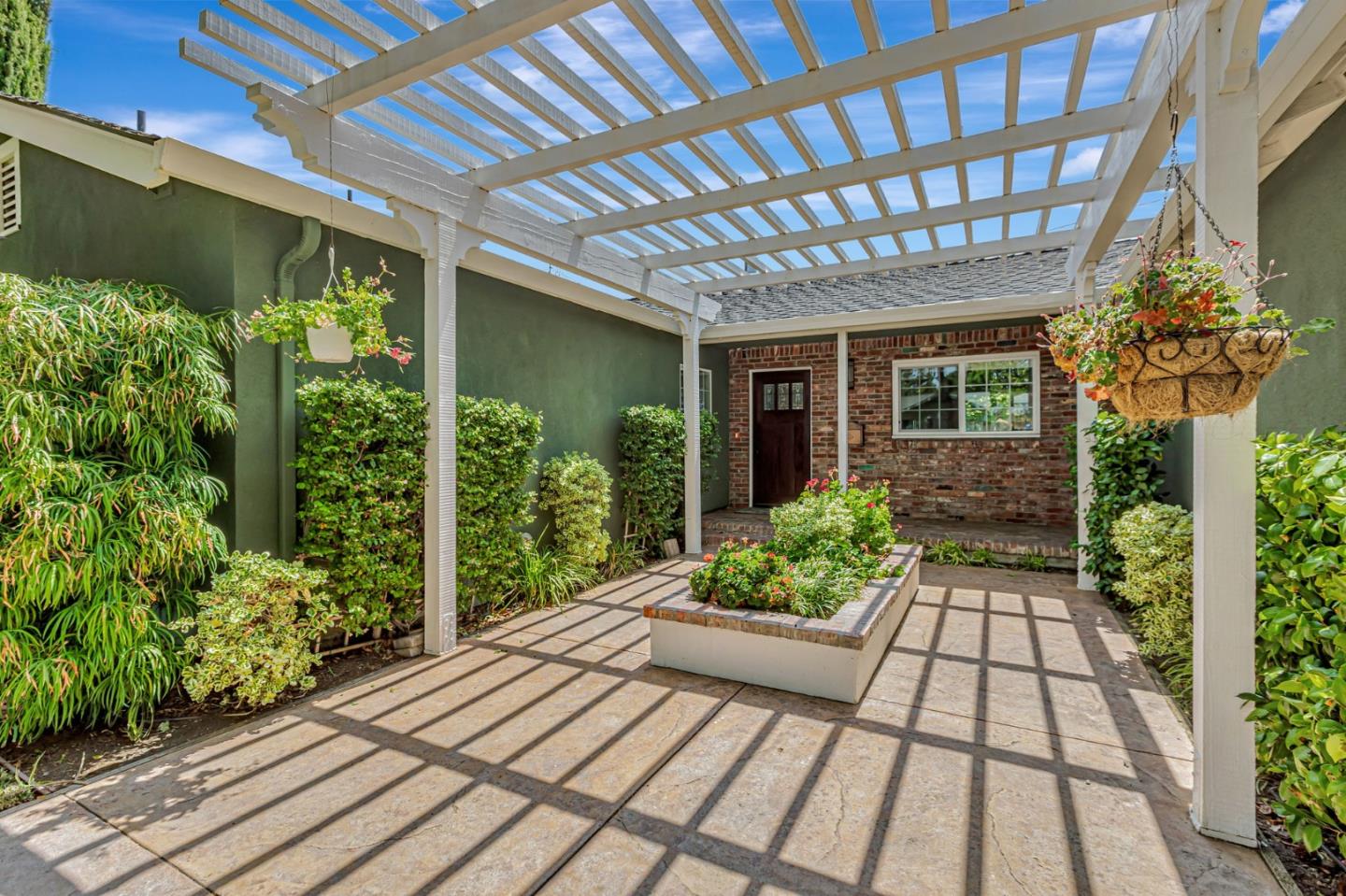 Detail Gallery Image 5 of 57 For 1738 Shasta Ave, San Jose,  CA 95128 - 3 Beds | 3 Baths