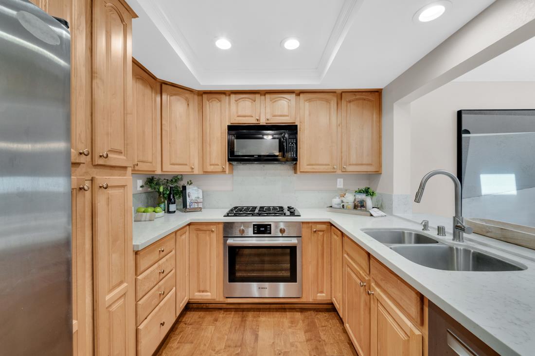 Detail Gallery Image 15 of 38 For 419 Clearview Dr, Los Gatos,  CA 95032 - 3 Beds | 2 Baths