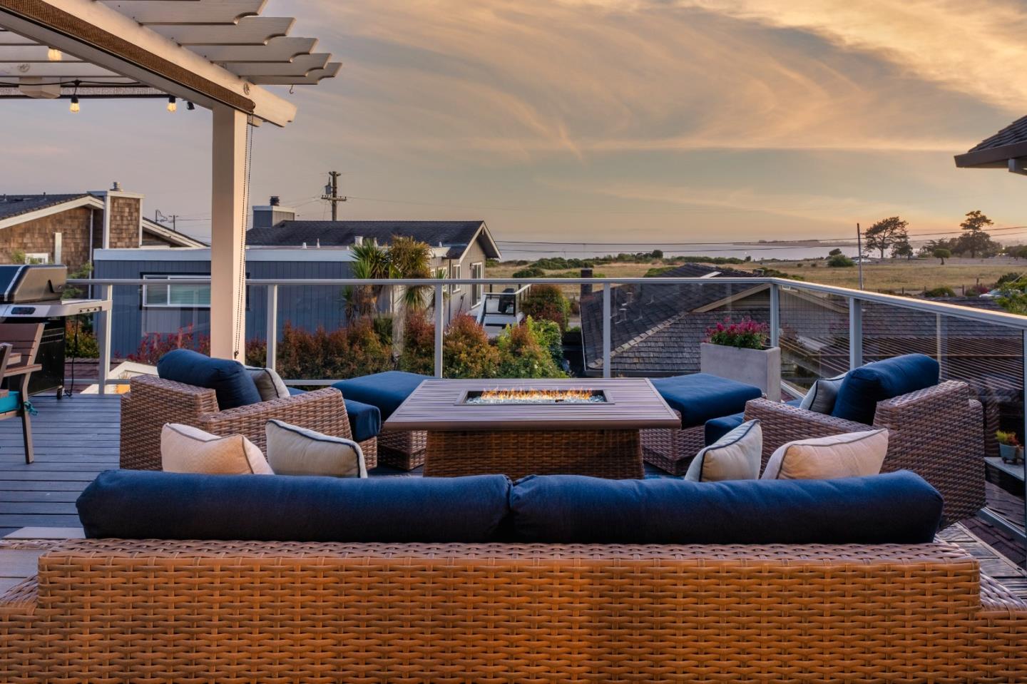 Detail Gallery Image 2 of 75 For 129 Santa Cruz Ave, Aptos,  CA 95003 - 2 Beds | 3 Baths
