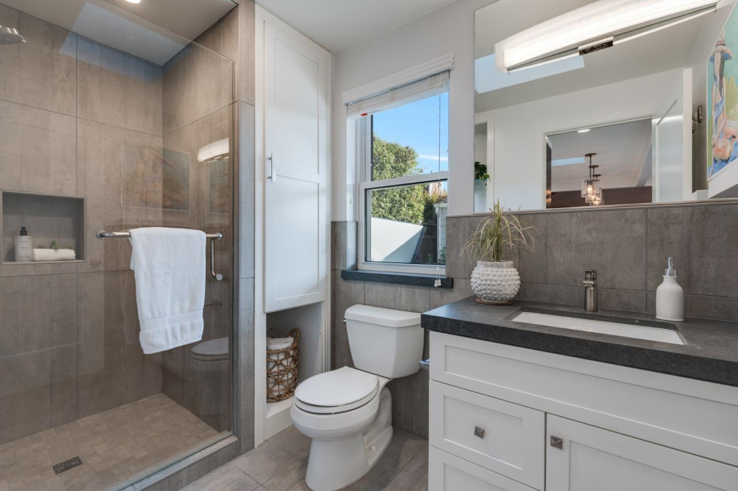 Detail Gallery Image 28 of 75 For 129 Santa Cruz Ave, Aptos,  CA 95003 - 2 Beds | 3 Baths
